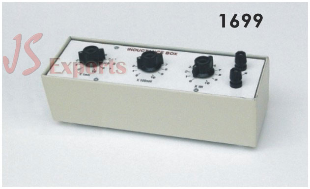 DECADE CAPACITANCE BOXE (250V DC) Three dials